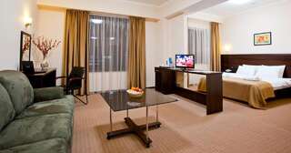 Отель Отель Best Western Plus Atakent Park Алматы Люкс «Мини» с кроватью размера «queen-size» — Для некурящих-1
