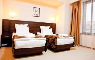 Отель Отель Best Western Plus Atakent Park Алматы Mini Double Room with Two Single Beds - Non-Smoking-3
