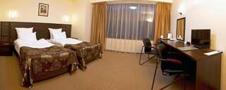 Отель Отель Best Western Plus Atakent Park Алматы Mini Double Room with Two Single Beds - Non-Smoking-4