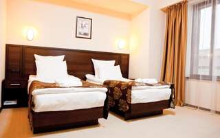 Отель Отель Best Western Plus Atakent Park Алматы Mini Double Room with Two Single Beds - Non-Smoking-5